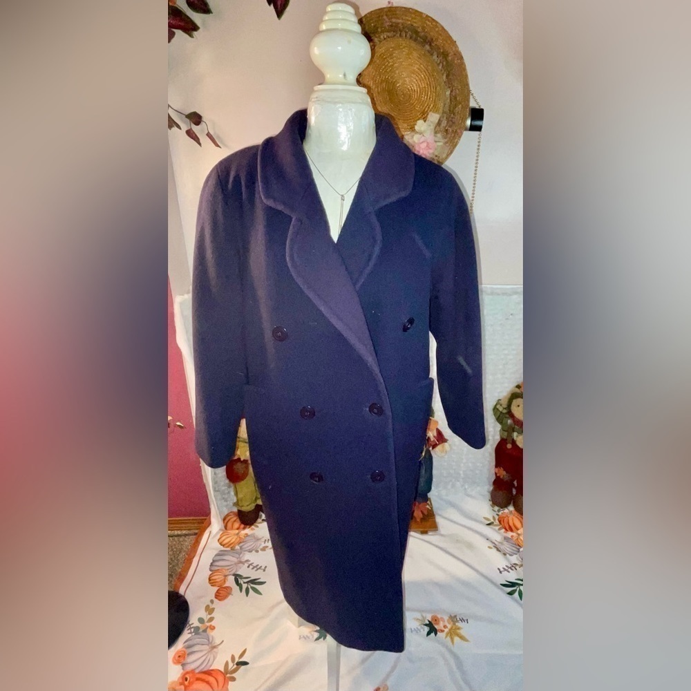Vintage Pre-loved Forcaster of Boston think mis-Sized 100%Wool PeaCoat size L/XL